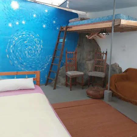 Twin In The Greenhouse Close To Mountains And Surf Paradise Parque de Campismo *